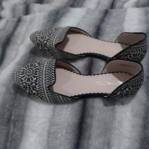 Restricted - Women’s 9 Flats, black & off-white boho/tribal pattern